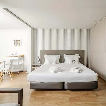 Se By House And People