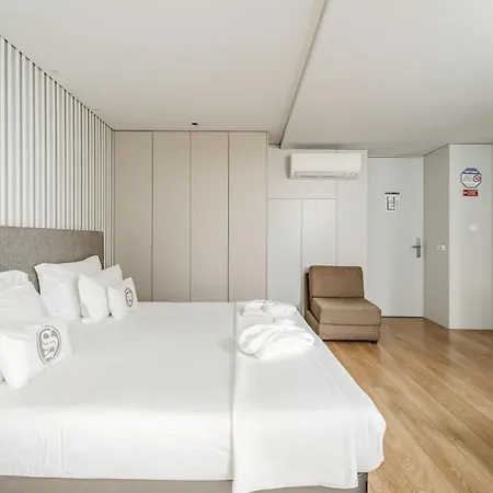 Apartment Se By House And People