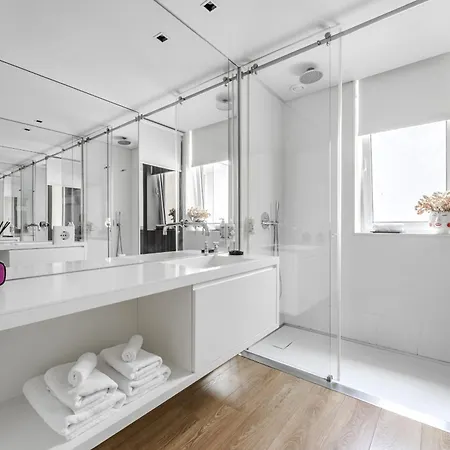 Apartment Se By House And People