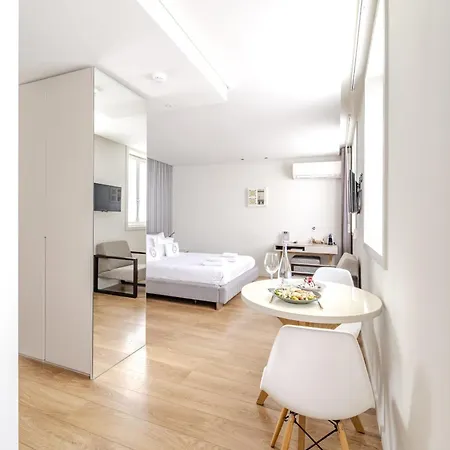 Se By House And People Apartment *