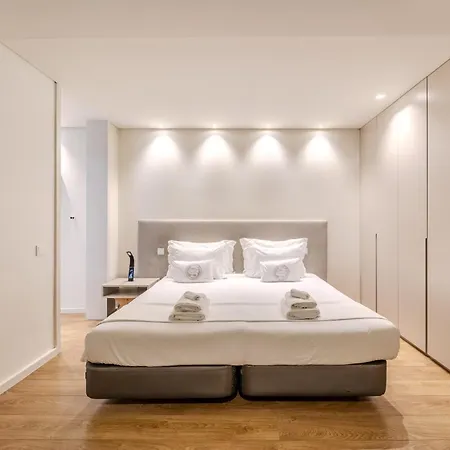 Se By House And People * Braga