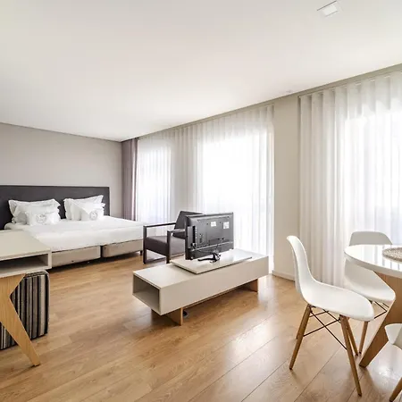 Se By House And People * Braga