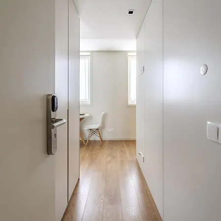 Se By House And People