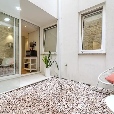 Apartment Se By House And People