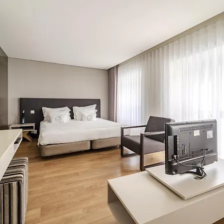 Se By House And People