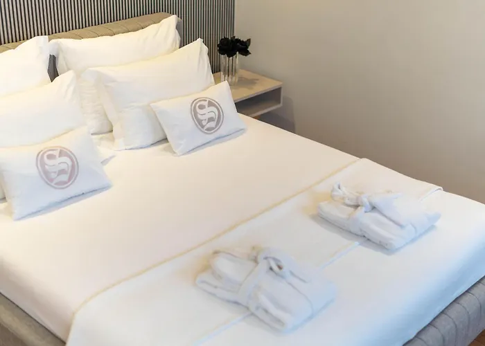 Se By House And People *