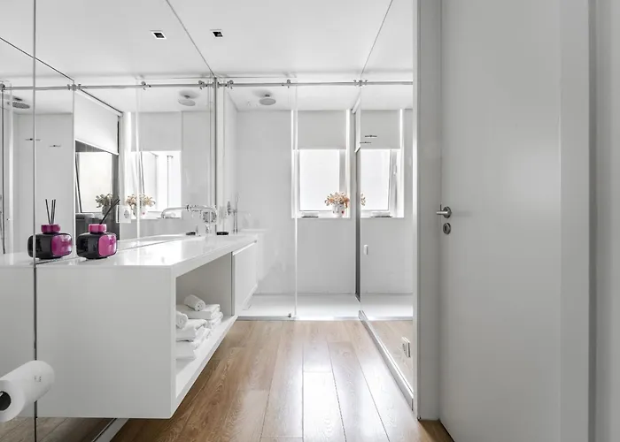 Se By House And People * Braga