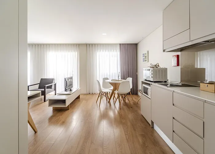 Se By House And People * Braga