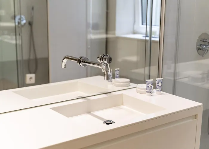 Se By House And People *