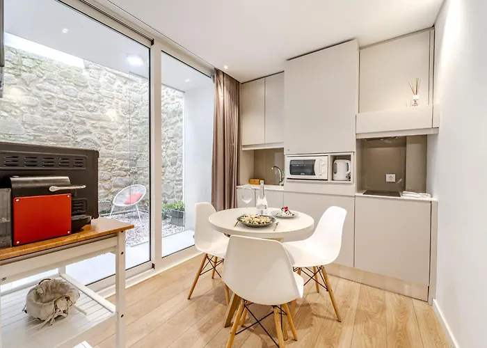 Se By House And People *