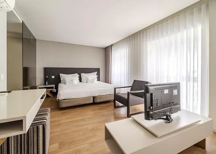 Se By House And People